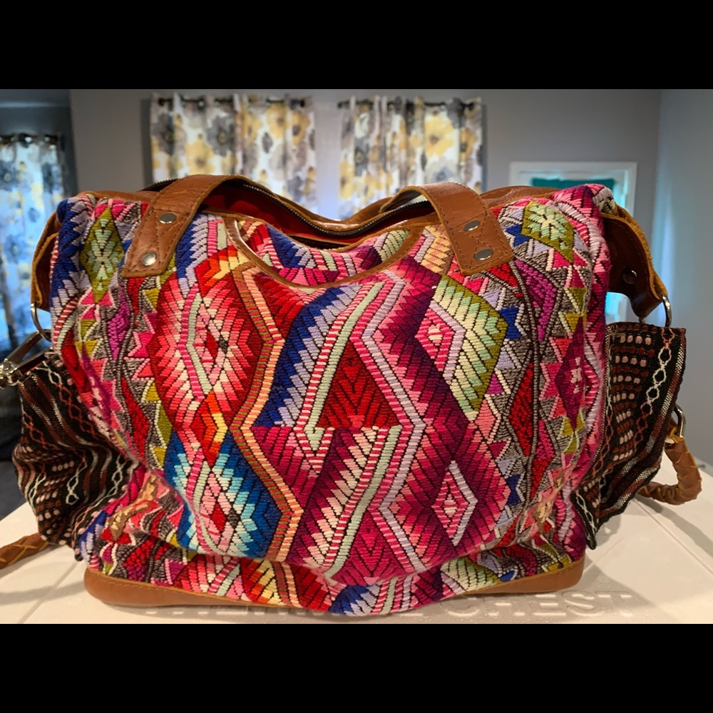 Nena hulipil MCDB (medium cross body)